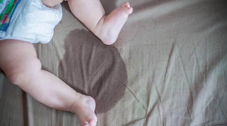 How to Clean Urine From a Mattress After Bedwetting